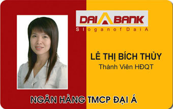in thẻ nhựa nhân viên văn phòng
