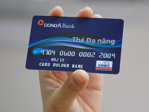in thẻ ngân hàng giá rẻ