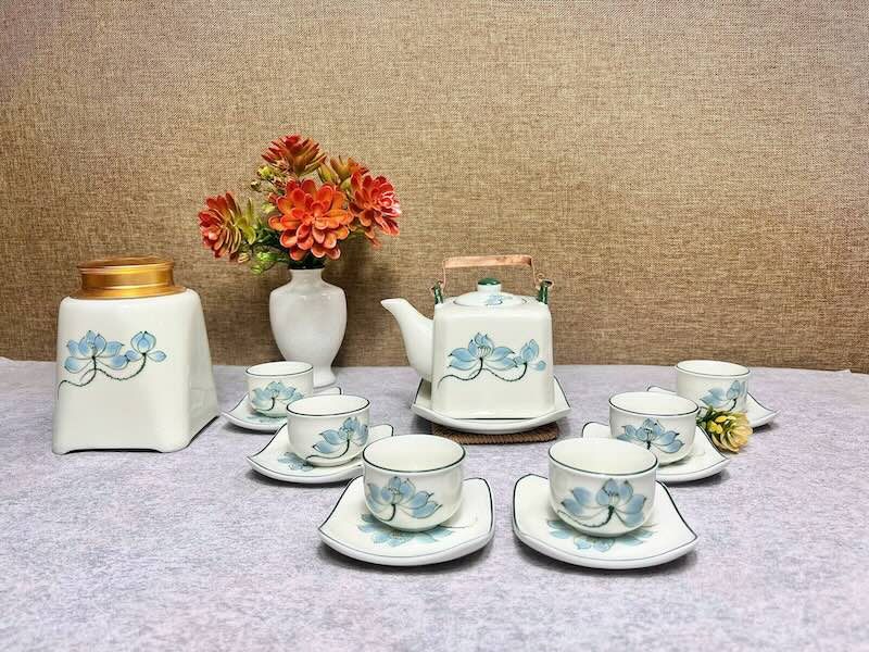 Sản phẩm in lên tách trà, ấm trà gốm sứ tại In Nguyễn Gia