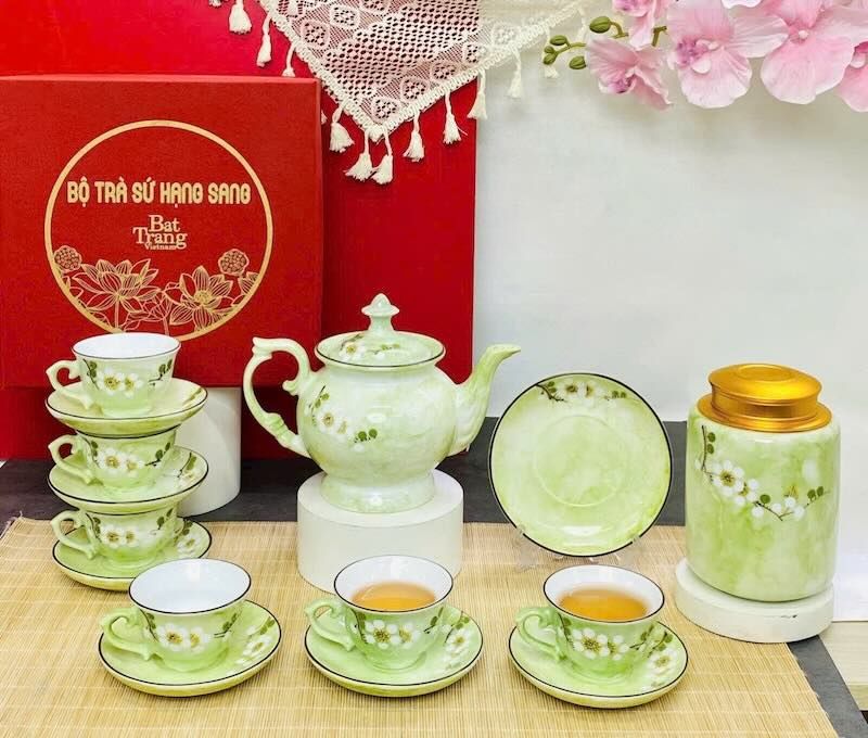 In lên bộ tách trà, ấm trà gốm sứ tại In Nguyễn Gia