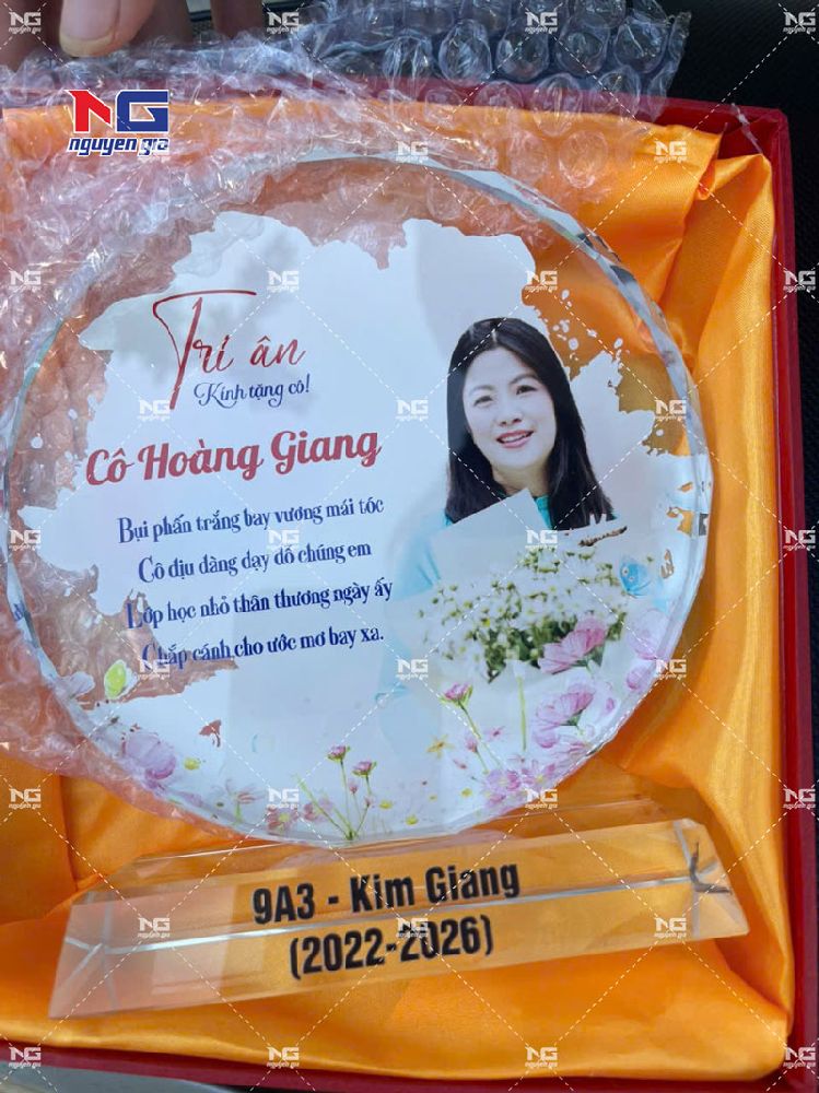 Cúp thực tế thành phẩm dành cho các giáo viên