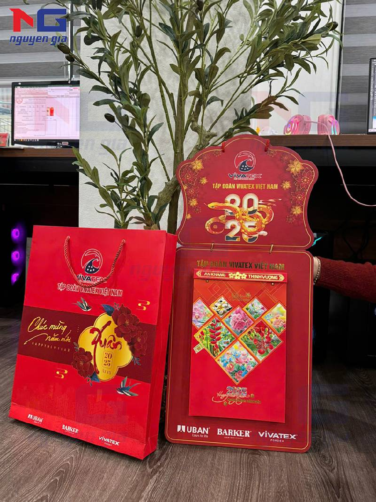 In lịch treo tường theo yêu cầu giá rẻ