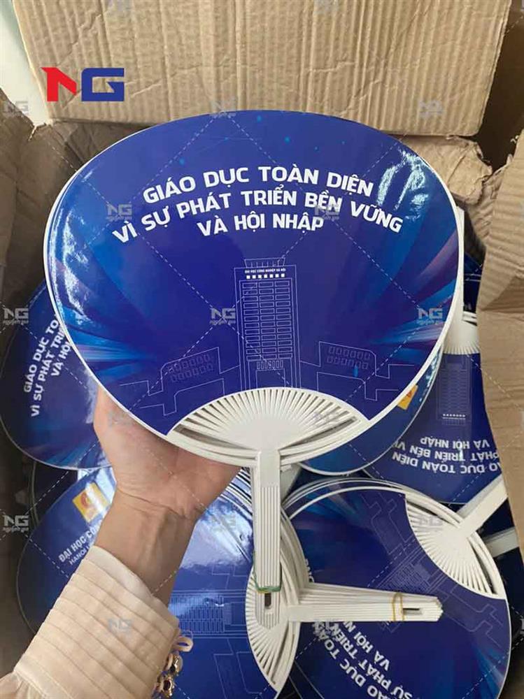 mẫu quạt nhựa quảng cáo đẹp