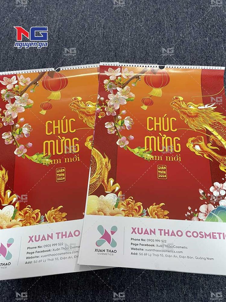 mẫu lịch treo tường thực tế