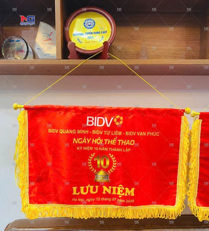 cờ kỷ niệm chương cho ngân hàng BIDV