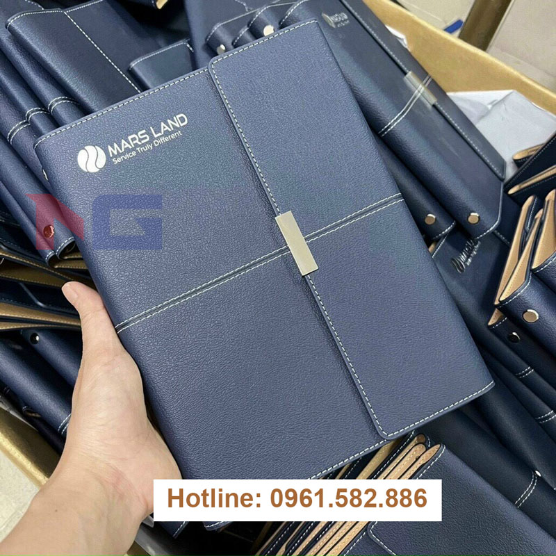 Sổ tay bìa da bên bất động sản